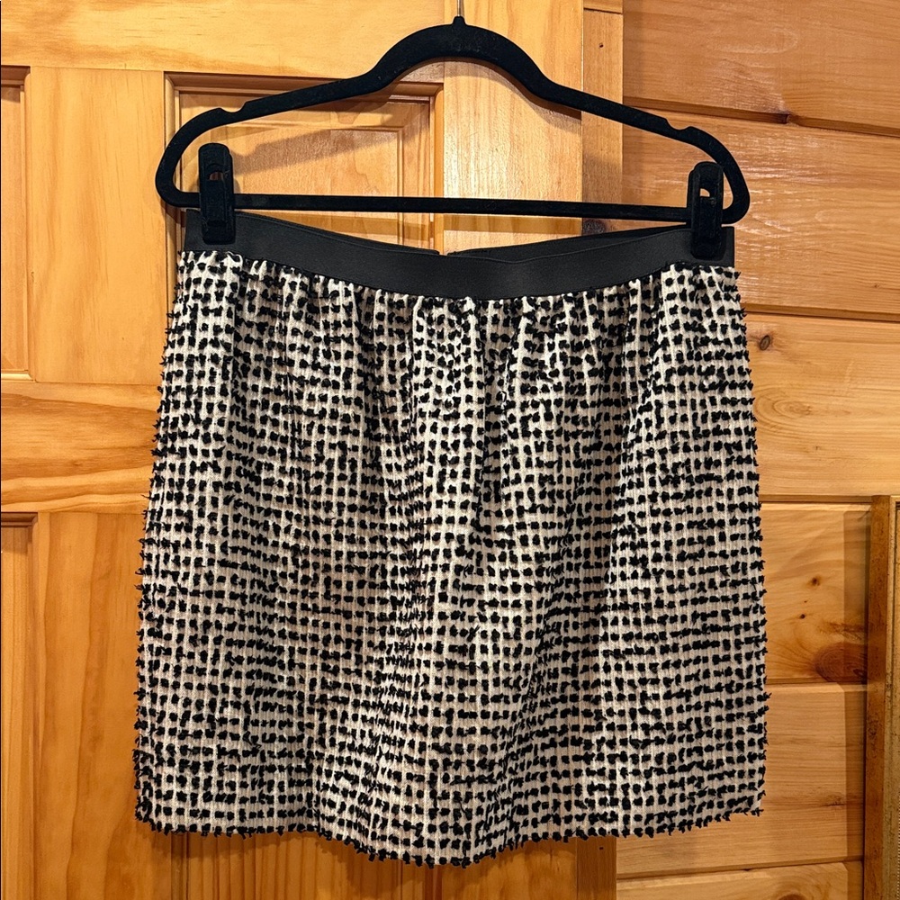 EUC! 🖤 THAKOON Black and White Textured Mini Skirt, Size 8
